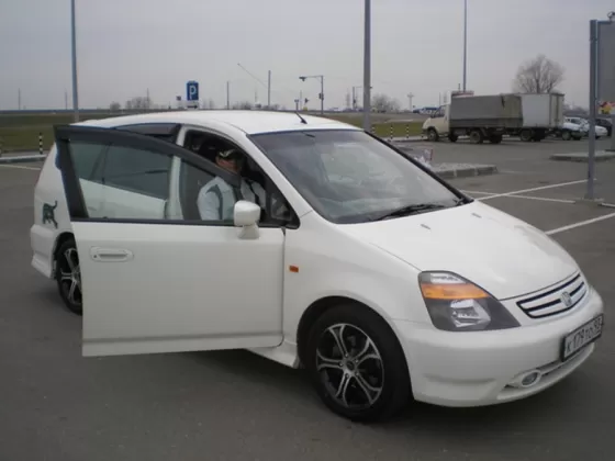 Купить Honda striam 1998 см3 АКПП (156 л.с.) Бензин инжектор в Краснодар: цвет белый-металик Минивэн 2002 года по цене 310000 рублей, объявление №1549 на сайте Авторынок23