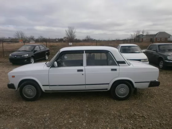 Купить ВАЗ (LADA) 21074 1600 см3 МКПП (74 л.с.) Бензин инжектор в ст. Воронежская: цвет белый Седан 2006 года по цене 125000 рублей, объявление №3372 на сайте Авторынок23