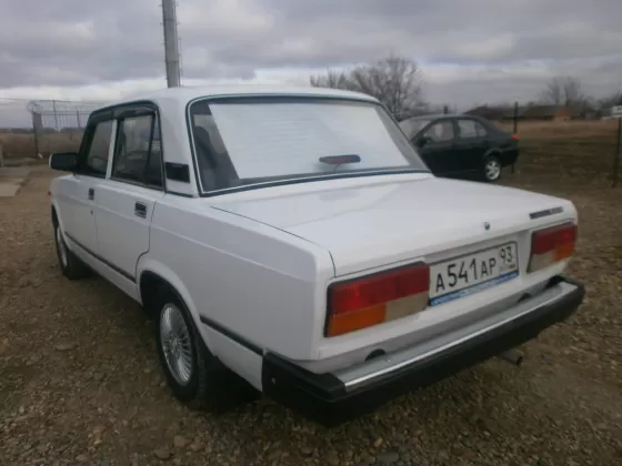 Купить ВАЗ (LADA) 21074 1600 см3 МКПП (74 л.с.) Бензин инжектор в ст. Воронежская: цвет белый Седан 2006 года по цене 125000 рублей, объявление №3372 на сайте Авторынок23