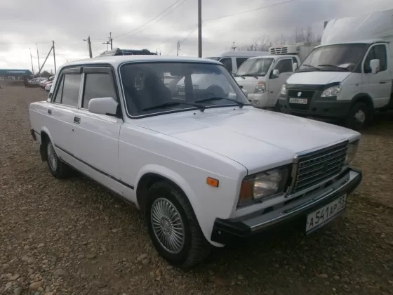Купить ВАЗ (LADA) 21074 1600 см3 МКПП (74 л.с.) Бензин инжектор в ст. Воронежская: цвет белый Седан 2006 года по цене 125000 рублей, объявление №3372 на сайте Авторынок23