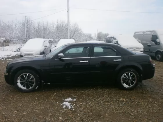 Купить Chrysler 300C 2700 см3 АКПП (193 л.с.) Бензин инжектор в ст. Воронежская: цвет черный Седан 2005 года по цене 710000 рублей, объявление №3557 на сайте Авторынок23