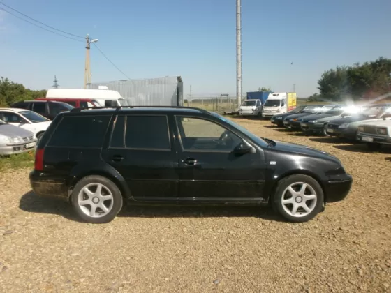Купить Volkswagen Bora 1900 см3 МКПП (110 л.с.) Дизельный в ст. Воронежская: цвет черный Универсал 1999 года по цене 265000 рублей, объявление №1482 на сайте Авторынок23