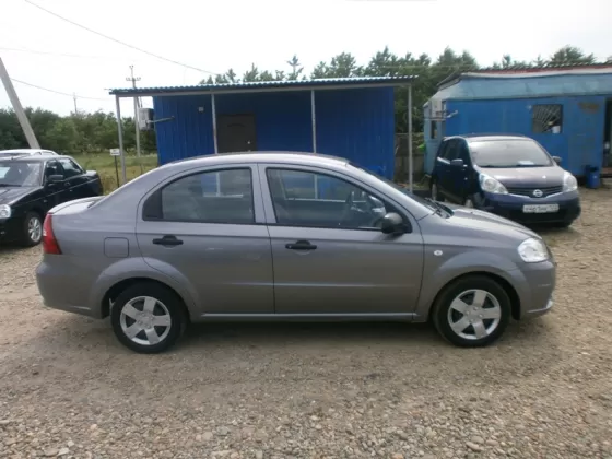 Купить Chevrolet Aveo 1400 см3 МКПП (101 л.с.) Бензин инжектор в Усть-Лабинск: цвет Серый Седан 2010 года по цене 335000 рублей, объявление №1609 на сайте Авторынок23