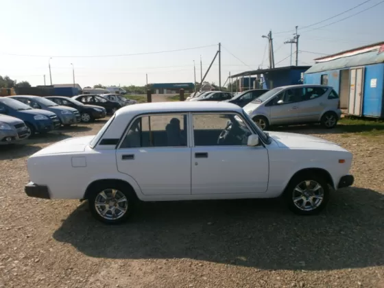 Купить ВАЗ (LADA) 2107 1600 см3 МКПП (82 л.с.) Бензин инжектор в ст. Воронежская: цвет белый Седан 2008 года по цене 140000 рублей, объявление №1491 на сайте Авторынок23