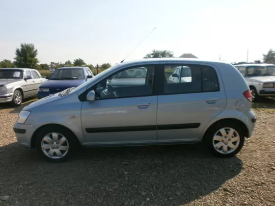 Купить Hyundai Getz 1300 см3 АКПП (82 л.с.) Бензин инжектор в Усть-Лабинск: цвет серебро Хетчбэк 2004 года по цене 265000 рублей, объявление №1496 на сайте Авторынок23