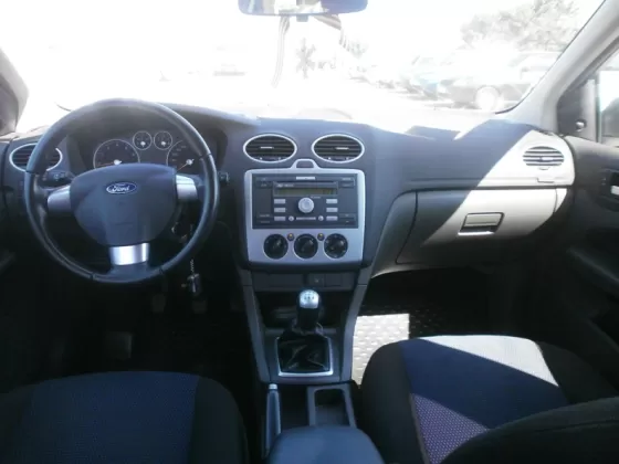 Купить Ford Focus 2000 см3 АКПП (145 л.с.) Бензин инжектор в Усть-Лабинск: цвет Серый Седан 2005 года по цене 315000 рублей, объявление №1605 на сайте Авторынок23