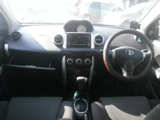 Купить Toyota Ist 1300 см3 АКПП (87 л.с.) Бензин инжектор в Усть-Лабинск: цвет Серый Хетчбэк 2002 года по цене 285000 рублей, объявление №1657 на сайте Авторынок23