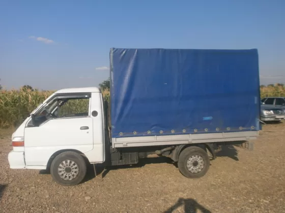 Купить Hyundai Porter 1 2500 см3 МКПП (133 л.с.) Дизельный в Усть-Лабинск: цвет белый Фургон 2006 года по цене 280000 рублей, объявление №1885 на сайте Авторынок23