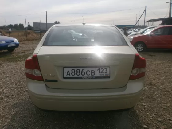 Купить Volvo S40 2400 см3 АКПП (140 л.с.) Бензин инжектор в Усть-Лабинск: цвет серебристый Седан 2004 года по цене 410000 рублей, объявление №2246 на сайте Авторынок23