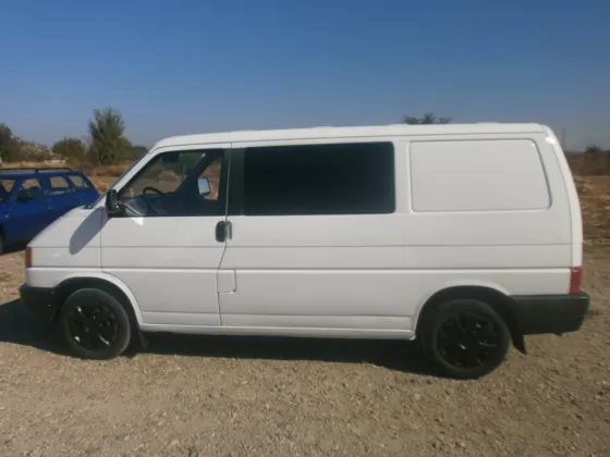 Купить Volkswagen Transporter 1900 см3 МКПП (65 л.с.) Дизельный в Усть-Лабинск: цвет белый Фургон 1993 года по цене 245000 рублей, объявление №2286 на сайте Авторынок23