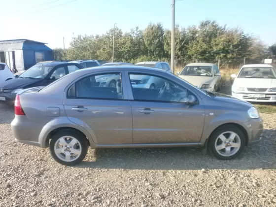 Купить Chevrolet Aveo 1400 см3 МКПП (94 л.с.) Бензин инжектор в ст. Воронежская: цвет серебро Седан 2007 года по цене 290000 рублей, объявление №2284 на сайте Авторынок23