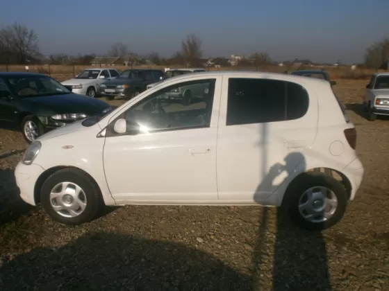 Купить Toyota Vitz 1000 см3 АКПП (75 л.с.) Бензин инжектор в Усть-Лабинск: цвет Белый Хетчбэк 2003 года по цене 205000 рублей, объявление №2706 на сайте Авторынок23