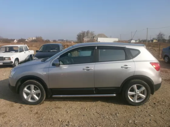 Купить Nissan Qashqai 2000 см3 АКПП (141 л.с.) Бензин инжектор в Усть-Лабинск: цвет серебро Кроссовер 2008 года по цене 590000 рублей, объявление №2754 на сайте Авторынок23