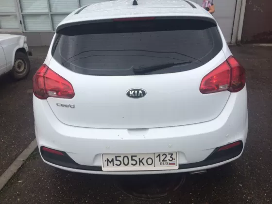 Купить KIA Ceed 1600 см3 АКПП (129 л.с.) Бензиновый в Краснодар: цвет белый Хетчбэк 2013 года по цене 600000 рублей, объявление №4433 на сайте Авторынок23