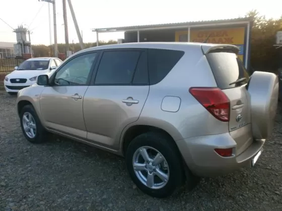 Купить Toyota RAV 4 2000 см3 АКПП (152 л.с.) Бензин инжектор в Усть-Лабинск: цвет серебро Кроссовер 2006 года по цене 610000 рублей, объявление №5287 на сайте Авторынок23