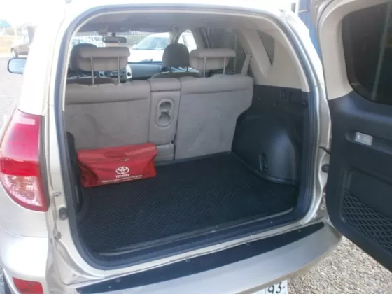 Купить Toyota RAV 4 2000 см3 АКПП (152 л.с.) Бензин инжектор в Усть-Лабинск: цвет серебро Кроссовер 2006 года по цене 610000 рублей, объявление №5287 на сайте Авторынок23