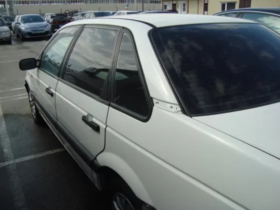 Купить Volkswagen Passat 1800 см3 МКПП (90 л.с.) Бензин инжектор в Славянск-На-Кубани: цвет белый Седан 1992 года по цене 120000 рублей, объявление №1267 на сайте Авторынок23