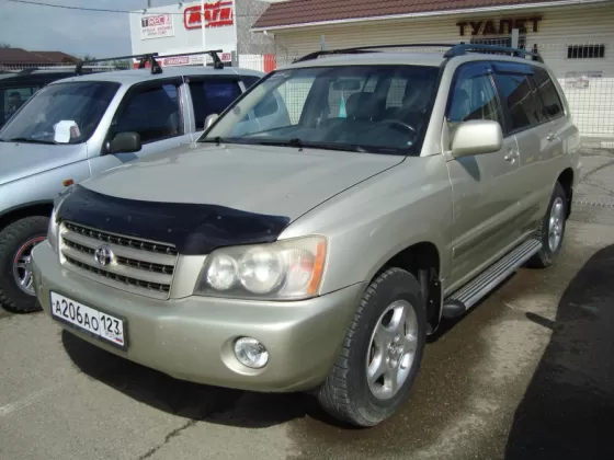 Купить Toyota Highlander 2400 см3 АКПП (155 л.с.) Бензин инжектор в Славянск-На-Кубани: цвет золотой металик Внедорожник 2002 года по цене 550000 рублей, объявление №1263 на сайте Авторынок23