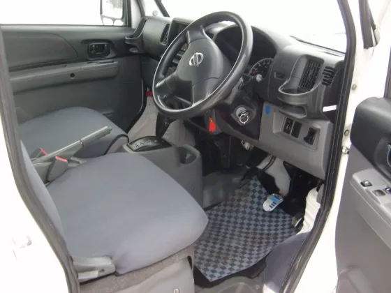 Купить Nissan Clipper 664 см3 АКПП (48 л.с.) Бензин инжектор в Фрязино: цвет белый Микроавтобус 2011 года по цене 370000 рублей, объявление №5614 на сайте Авторынок23