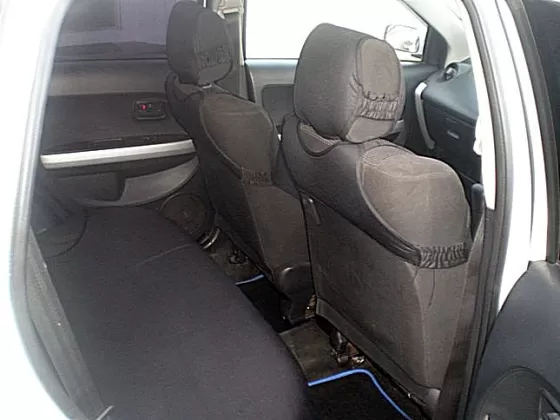 Купить Toyota Ist. 1300 см3 АКПП (87 л.с.) Бензин инжектор в Краснодар: цвет белый Хетчбэк 2003 года по цене 250000 рублей, объявление №977 на сайте Авторынок23