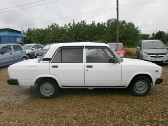 Купить ВАЗ (LADA) 2107 1600 см3 МКПП (74 л.с.) Бензин инжектор в Усть-Лабинск: цвет белый Седан 2014 года по цене 127000 рублей, объявление №4244 на сайте Авторынок23