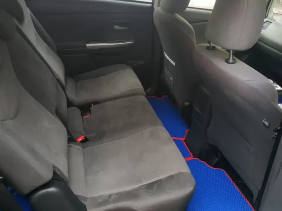 Купить Toyota Prius Alpha 1800 см3 АКПП (99 л.с.) Гибридный бензиновый в Краснодар: цвет черный Универсал 2014 года по цене 980000 рублей, объявление №21057 на сайте Авторынок23