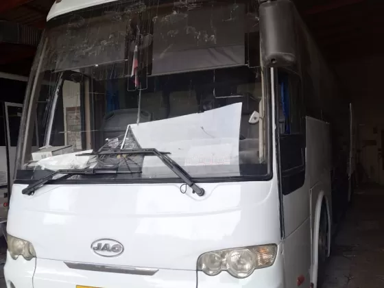 Купить JAC НК6120 11 см3 МКПП (289 л.с.) Дизельный в Каневская: цвет белый Туристический 2011 года по цене 1900000 рублей, объявление №20428 на сайте Авторынок23