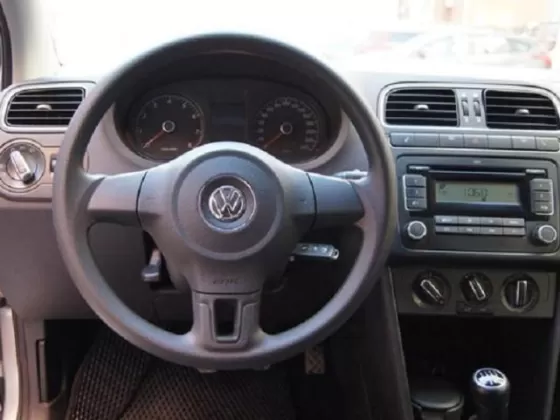 Купить Volkswagen Polo Sedan 1600 см3 МКПП (105 л.с.) Бензин инжектор в Краснодар: цвет серебро Седан 2012 года по цене 490000 рублей, объявление №1222 на сайте Авторынок23