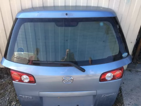 Дверь багажника б/у Mazda Demio DY Краснодар