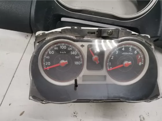 Консоль панели приборов Nissan Note 2006 Кропоткин