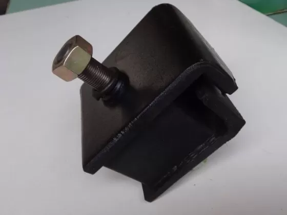 Подушки двигателя 10PC1, 10PD1 ISUZU GIGA Краснодар