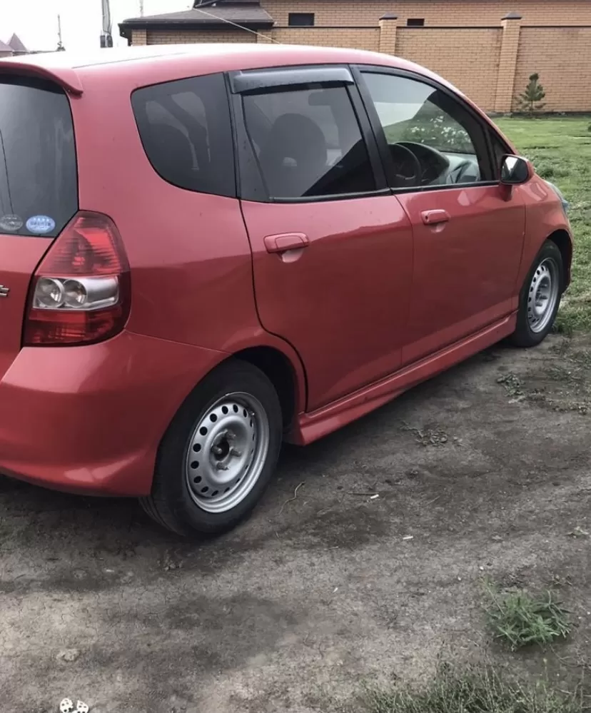 Купить Honda Fit 1300 см3 CVT (86 л.с.) Бензин инжектор в Тбилисская : цвет  Красный Хетчбэк 2003 года по цене 350000 рублей, объявление №22400 на сайте  Авторынок23