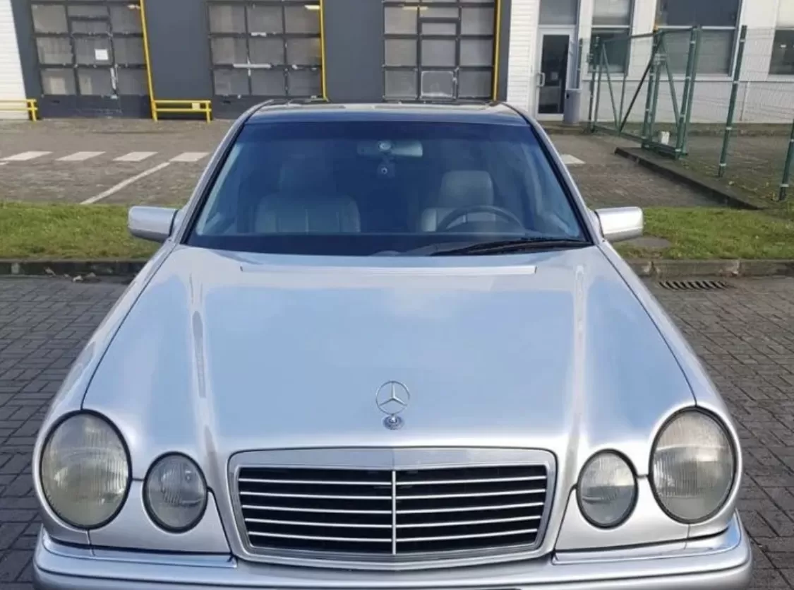 Купить Mercedes-Benz E 240 2400 см3 МКПП (170 л.с.) Бензин инжектор в  Краснодар: цвет Серебро Седан 1998 года по цене 414000 рублей, объявление  №25698 на сайте Авторынок23