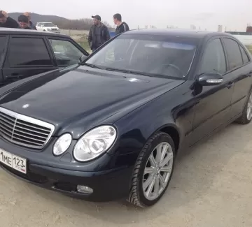 Купить Mercedes-Benz Е- 211 2600 см3 АКПП (177 л.с.) Бензин инжектор в Новороссийск: цвет черный Седан 2004 года по цене 630000 рублей, объявление №1045 на сайте Авторынок23 Купить Mercedes-Benz Е- 211 2600 см3 АКПП (177 л.с.) Бензин инжектор в Новороссийск: цвет черный Седан 2004 года по цене 630000 рублей, объявление №1045 на сайте Авторынок23