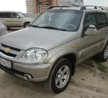 Купить Chevrolet Niva 1700 см3 МКПП (80 л.с.) Бензиновый в Новороссийск: цвет серый Внедорожник 2010 года по цене 420000 рублей, объявление №374 на сайте Авторынок23 Купить Chevrolet Niva 1700 см3 МКПП (80 л.с.) Бензиновый в Новороссийск: цвет серый Внедорожник 2010 года по цене 420000 рублей, объявление №374 на сайте Авторынок23