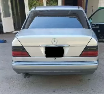 Купить Mercedes-Benz E260 '1989 МКПП (2598/160 л.с.) Бензин инжектор Ахтырский цвет Серебристый Седан по цене 650000 рублей, объявление №27427 на сайте Авторынок23 Купить Mercedes-Benz E260 '1989 МКПП (2598/160 л.с.) Бензин инжектор Ахтырский цвет Серебристый Седан по цене 650000 рублей, объявление №27427 на сайте Авторынок23