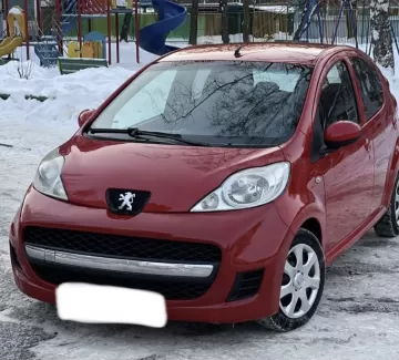 Купить Peugeot 107 1000 см3 АКПП (68 л.с.) Бензин инжектор в Роговская : цвет Красный Хетчбэк 2011 года по цене 295000 рублей, объявление №24078 на сайте Авторынок23