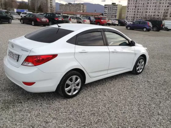 Купить Hyundai Solaris 1600 см3 АКПП (123 л.с.) Бензиновый в Новороссийск: цвет белый Седан 2012 года по цене 485000 рублей, объявление №881 на сайте Авторынок23