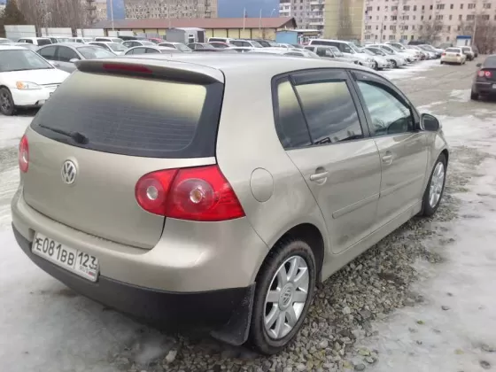Купить Volkswagen Golf 2000 см3 МКПП (140 л.с.) Бензиновый в Новороссийск: цвет серебро Хетчбэк 2005 года по цене 475000 рублей, объявление №799 на сайте Авторынок23