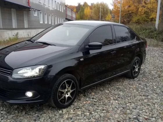 Купить Volkswagen Polo 1600 см3 МКПП (105 л.с.) Бензин инжектор в Тимашевск : цвет Черный Седан 2015 года по цене 160000 рублей, объявление №22714 на сайте Авторынок23