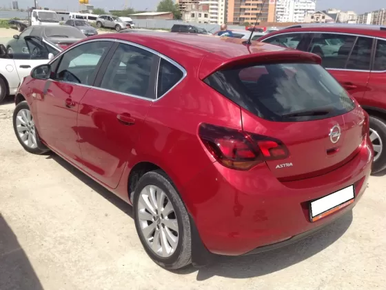Купить Opel Astra 1600 см3 МКПП (115 л.с.) Бензин инжектор в Новороссийск: цвет красный Хетчбэк 2010 года по цене 540000 рублей, объявление №1106 на сайте Авторынок23