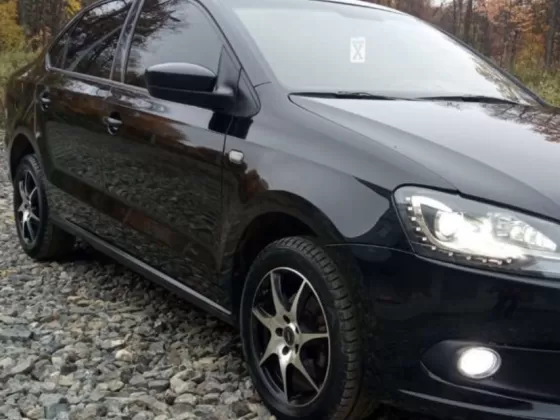 Купить Volkswagen Polo 1600 см3 МКПП (105 л.с.) Бензин инжектор в Тимашевск : цвет Черный Седан 2015 года по цене 160000 рублей, объявление №22714 на сайте Авторынок23
