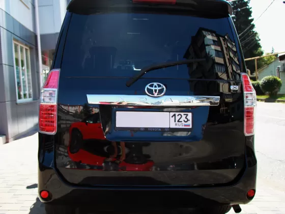 Купить Toyota NOAX 2000 см3 АКПП (158 л.с.) Бензин инжектор в Туапсе: цвет чёрный Минивэн 2010 года по цене 850000 рублей, объявление №19883 на сайте Авторынок23