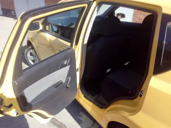 Купить Chevrolet Aveo 1399 см3 АКПП (101 л.с.) Бензин инжектор в Краснодар: цвет жёлтый Хетчбэк 2009 года по цене 320000 рублей, объявление №13019 на сайте Авторынок23