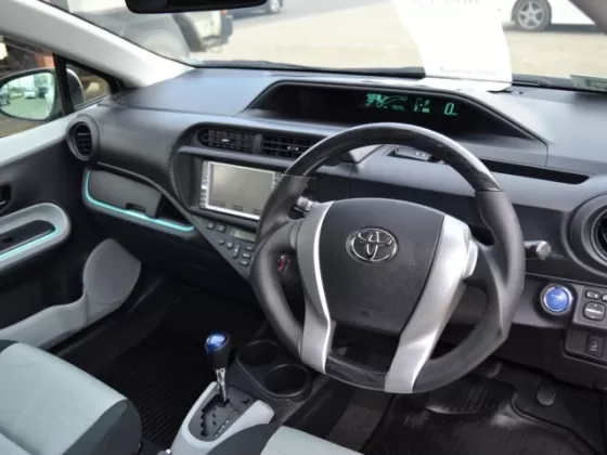 Купить Toyota Prius 1500 см3 АКПП (74 л.с.) Гибридный бензиновый в Краснодар: цвет серебристый Хетчбэк 2012 года по цене 659000 рублей, объявление №13210 на сайте Авторынок23
