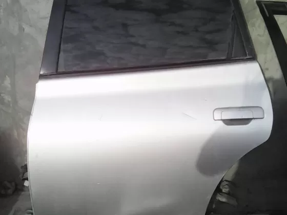 Дверь задняя Toyota Opa (без дефектов) Краснодар